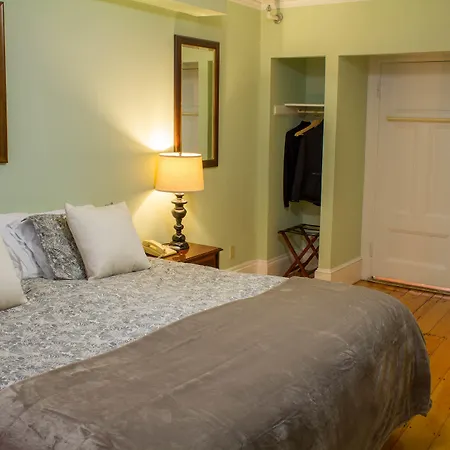Beacon Inn 1750-2